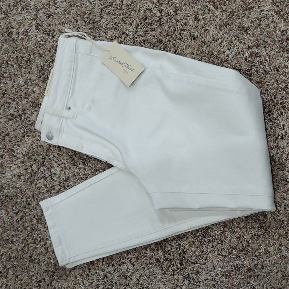 Women's high rise skinny jeans. White/cream color